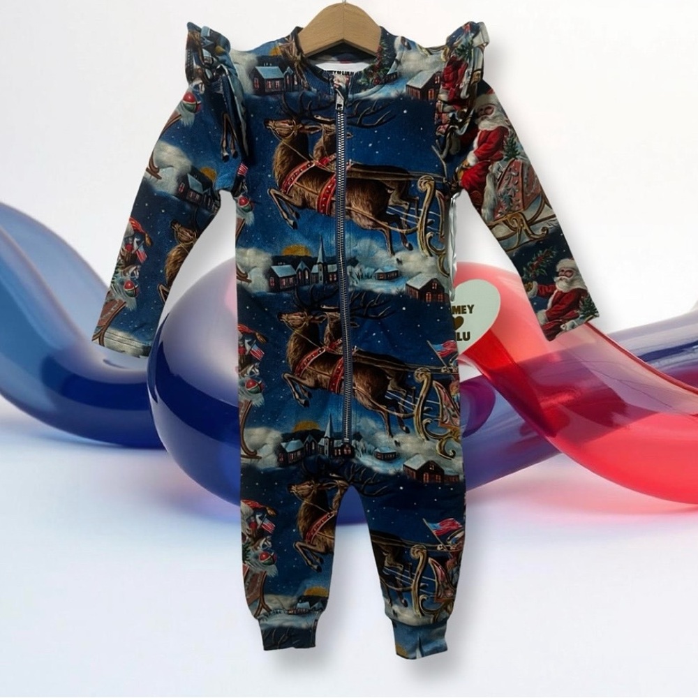 NEW with tags
Romey Loves Lulu Santa Romper
12-18 Months 
Blue